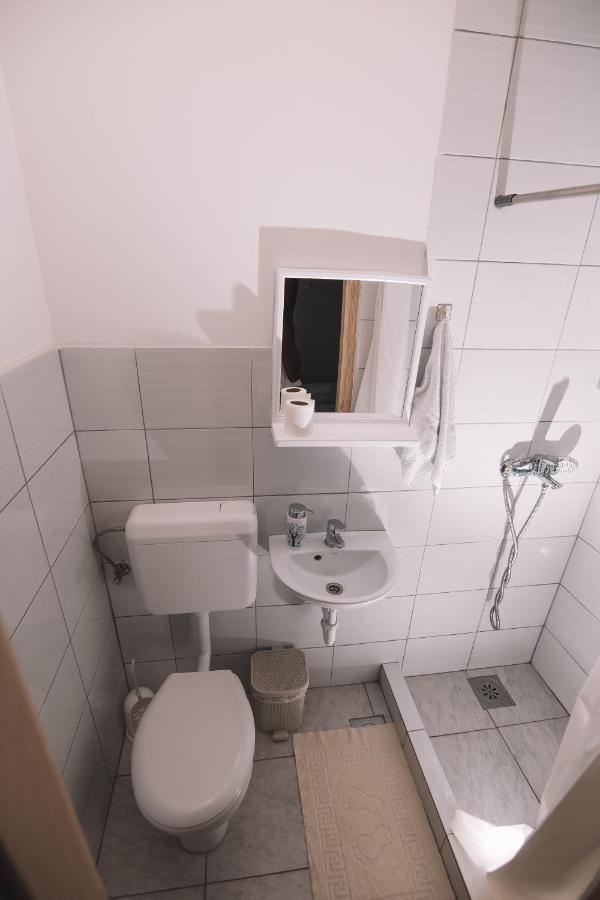 De Lux Apartment & Rooms Emilia Banja Luka Eksteriør billede